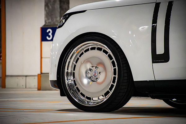 Фото дисков HRE 935 Полированный лак на Range Rover V