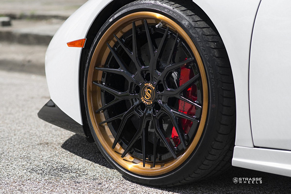 Фото дисков Strasse Wheels SV10M Deep Concave FS Другой цвет на Lamborghini Huracan