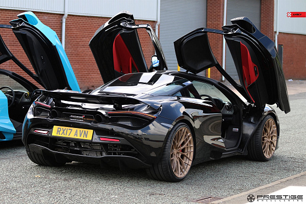Фото дисков Anrky AN20 Сатиновое золото на McLaren 720S