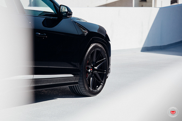 Фото дисков Vossen EVO-5 Черный сатин на Lamborghini Urus
