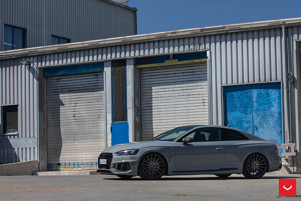 Фото дисков Vossen VFS-2 Глянцевый темный лак на Audi A/S/RS 5 (F5)