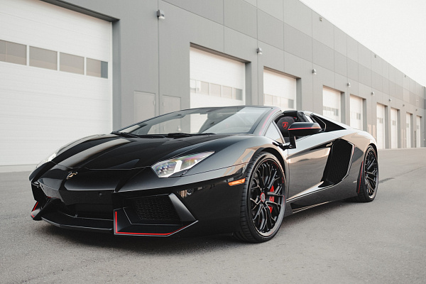 Фото дисков Brixton Forged PF10-RS Черный глянец на Lamborghini Aventador