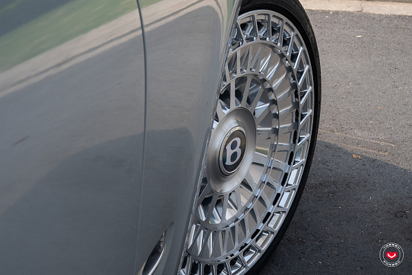 Фото дисков Vossen LC3-13T Глянцевый лак на Bentley Mulsanne II