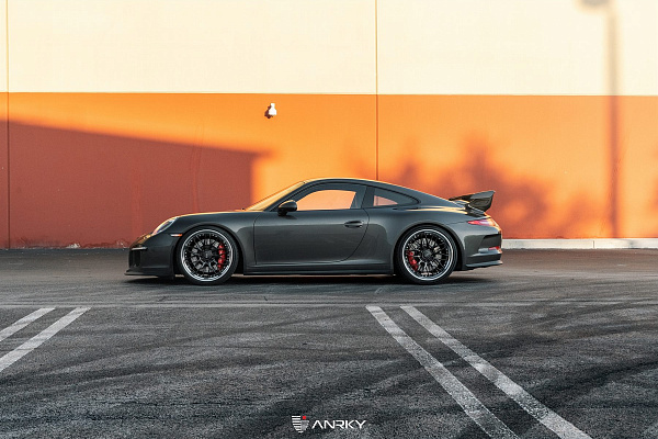 Фото дисков Anrky RS1 Черный глянец на Porsche 911 VII
