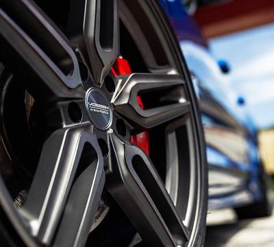 Фото дисков Vossen HF-1 на Kia Stinger