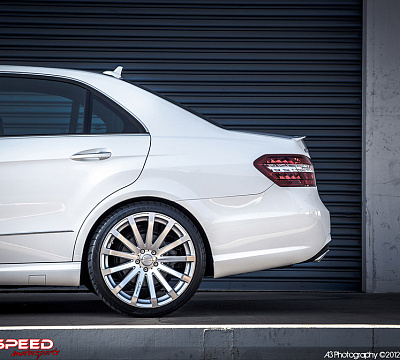 Фото дисков MRR HR9 на Mercedes-Benz E-Class (W212, S212, C207)