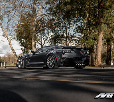 Фото дисков MRR FS01 на Chevrolet Corvette C7