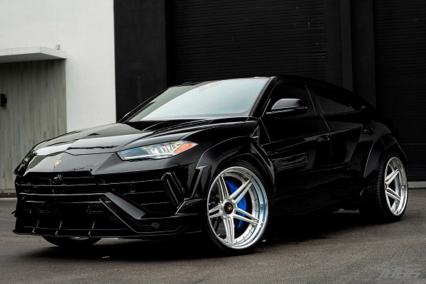 Фото дисков 1886 Wheels XR003 Сатиновый лак на Lamborghini Urus