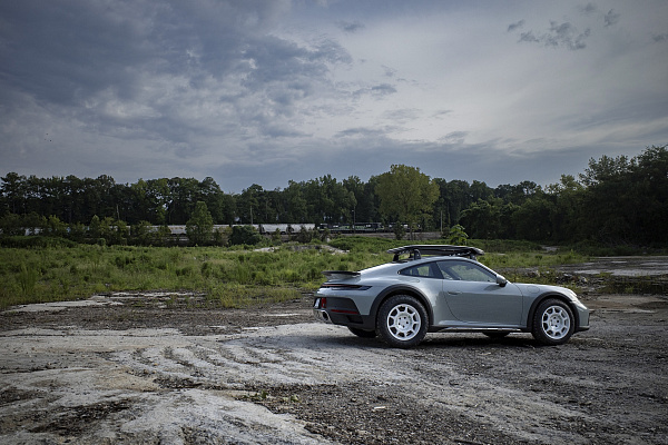 Фото дисков Rotiform FTD Белый сатин на Porsche 911 VIII