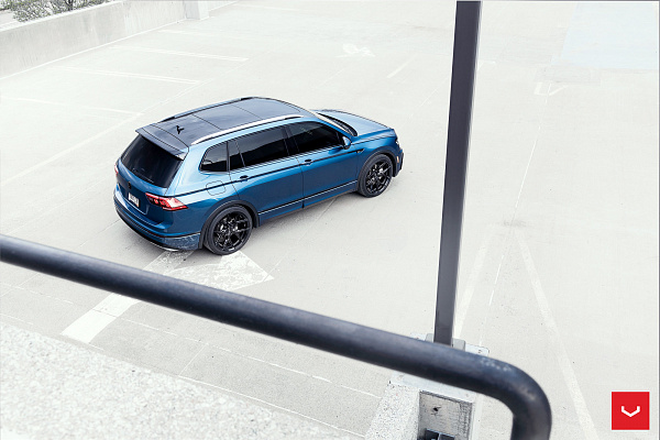 Фото дисков Vossen HF-5 Черный глянец на Volkswagen Tiguan II