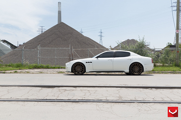 Фото дисков Vossen VFS-2 Сатиновая бронза на Maserati Quattroporte V