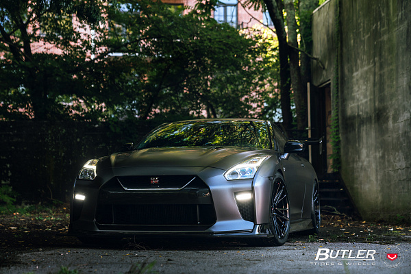 Фото дисков Vossen M-X6 Черный глянец на Nissan GT-R
