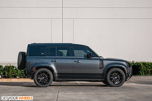 Фото дисков HRE FF10 Черный сатин на Land Rover Defender II