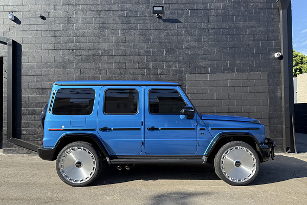 Фото дисков Giovanna Dicotto Глянцевый лак на Mercedes-Benz G-Class III