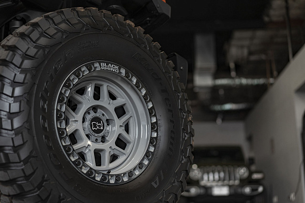 Фото дисков Black Rhino KELSO  на Jeep Wrangler IV (JL)