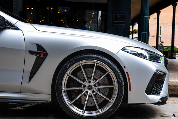 Фото дисков Brixton Forged R11-R Полированный лак на BMW 8/M8