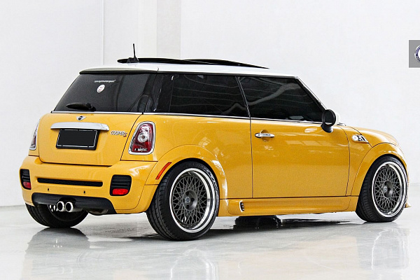 Фото дисков HRE 501 Сатиновый графит на MINI Cooper III
