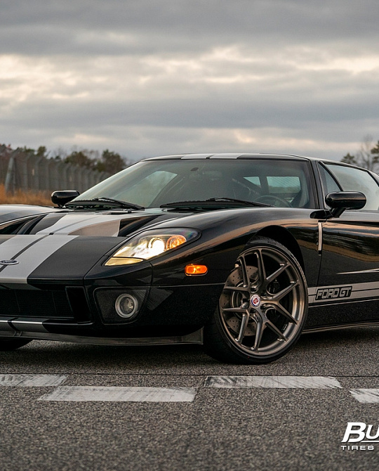 Фото дисков R101 Lightweight Глянцевый темный лак на Ford GT I