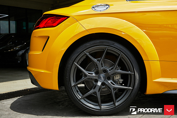 Фото дисков Vossen HF-5 Сатиновый графит на Audi TT (8S)