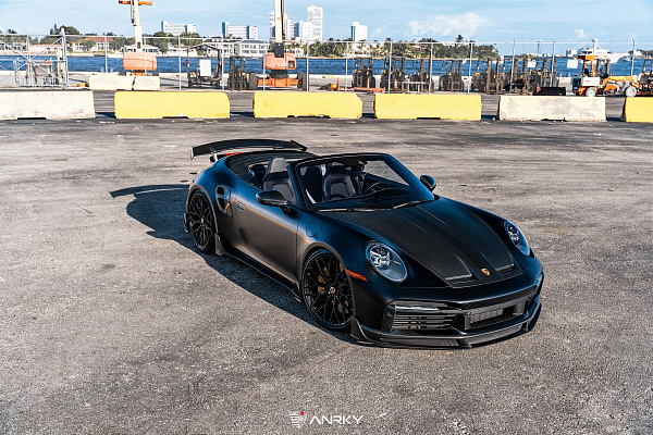 Фото дисков Anrky AN10 Черный глянец на Porsche 911 VIII