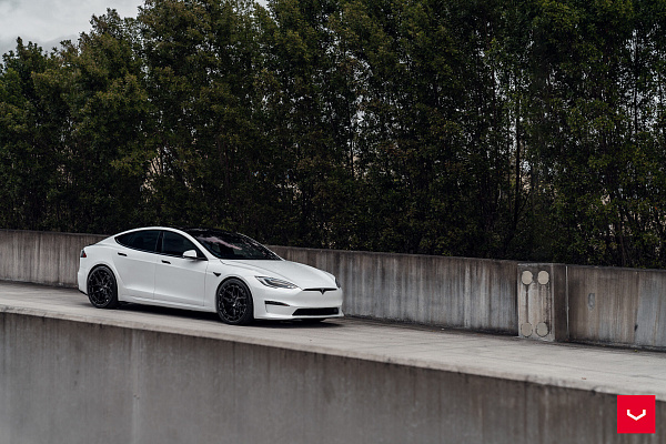 Фото дисков Vossen HFX-1 (5-Lug) Черный глянец на Tesla Model S
