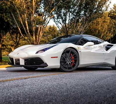 Фото дисков Savini BM15 на Ferrari 488