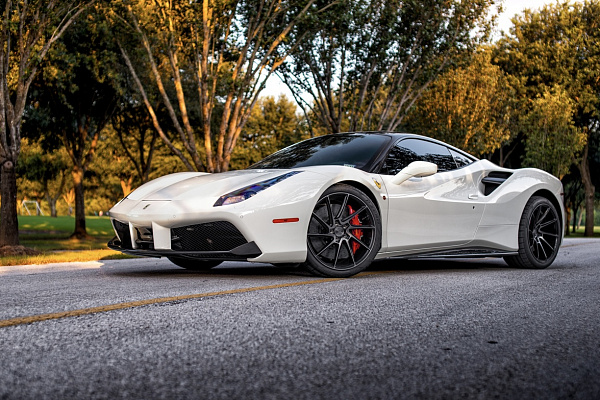 Фото дисков Savini BM15 Алмазная проточка на Ferrari 488