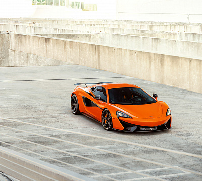 Фото дисков Vossen M-X5 на McLaren 570S