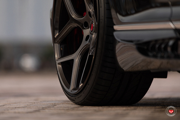 Фото дисков Vossen CG-205 Черный глянец на Bentley Continental GT II
