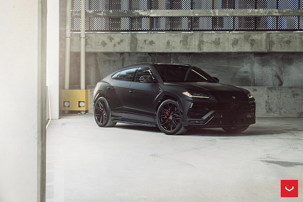 Фото дисков Vossen HF-7 Черный глянец на Lamborghini Urus