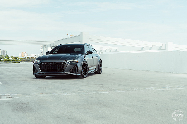 Фото дисков Vossen UV-X Черный глянец на Audi A/RS 6 (C8)