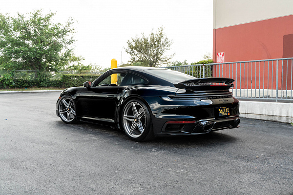 Фото дисков HRE P107SC Глянцевый темный лак на Porsche 911 VIII