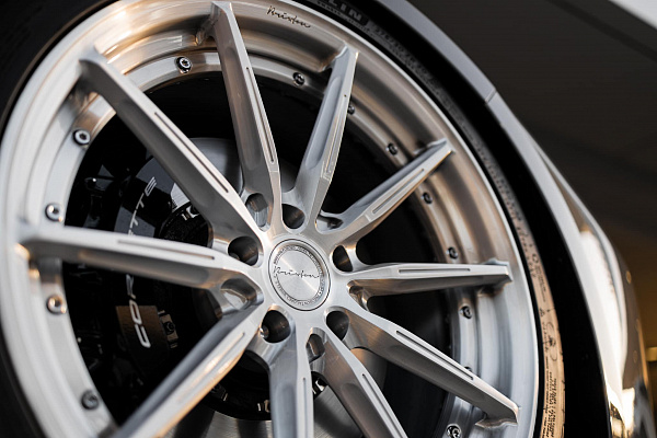 Фото дисков Brixton Forged R11-R Глянцевый лак на Chevrolet Corvette C8