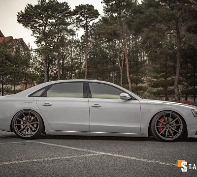 Фото дисков Vossen HF-3 на Audi A/S 8 (D4)