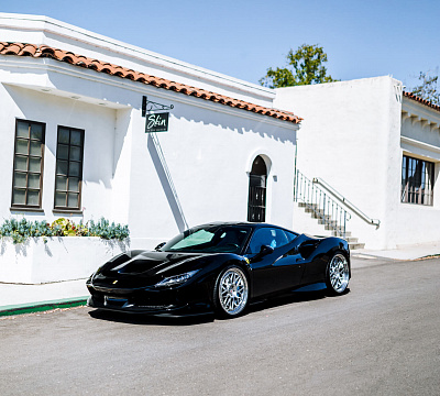 Фото дисков HRE 300 на Ferrari F8