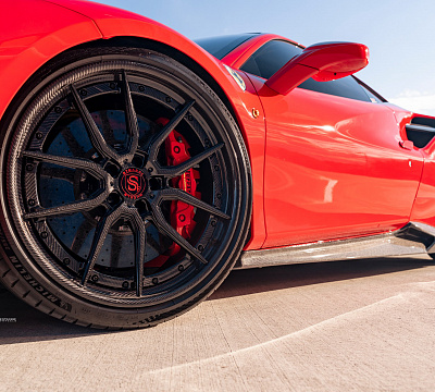 Фото дисков Strasse Wheels SV5 Deep Concave FS на Ferrari 488