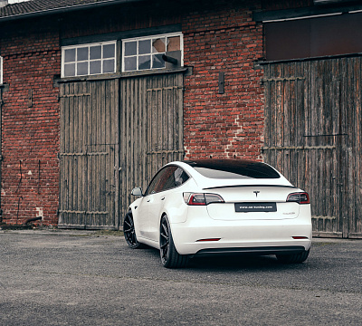 Фото дисков Vossen HF-3 на Tesla Model 3