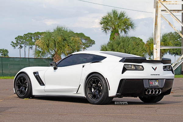 Фото дисков Strasse Wheels SM5R Deep Concave FS Другой цвет на Chevrolet Corvette C7