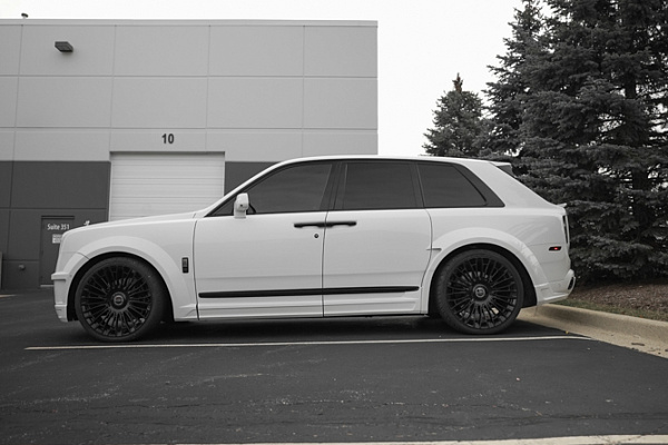 Фото дисков Brixton Forged LX01 Черный глянец на Rolls-Royce Cullinan