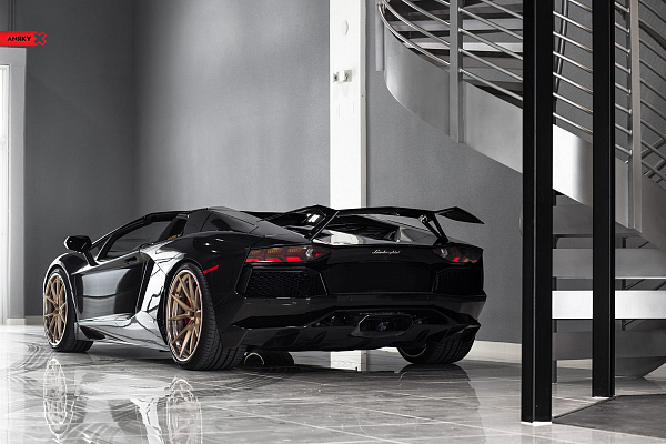 Фото дисков Anrky AN32 Сатиновая шампань на Lamborghini Aventador