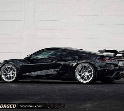 Фото дисков BC Forged HCS02 на Chevrolet Corvette C8
