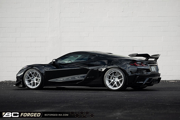 Фото дисков BC Forged HCS02 Полированный лак на Chevrolet Corvette C8