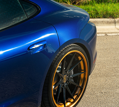 Фото дисков Strasse Wheels SV10 Deep Concave FS на Porsche Taycan I