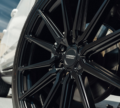 Фото дисков Vossen HF6-1 на Cadillac Escalade V