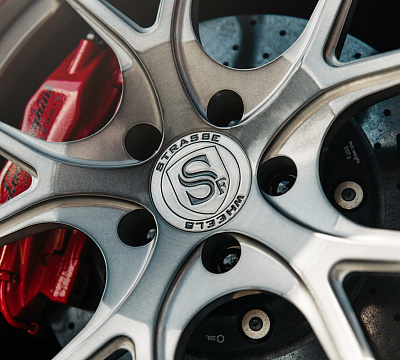Фото дисков Strasse Wheels SM5R Deep Concave FS на Lamborghini Huracan