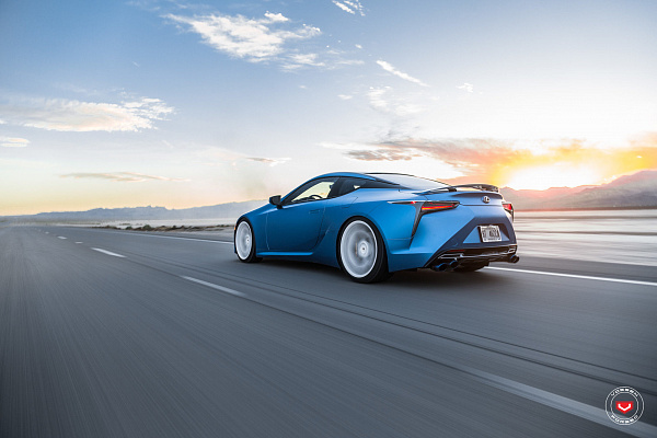 Фото дисков Vossen CG-205T Белый глянец на Lexus LC 500