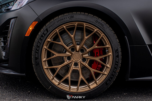 Фото дисков Anrky AN10 Сатиновое темное золото на Cadillac CT5
