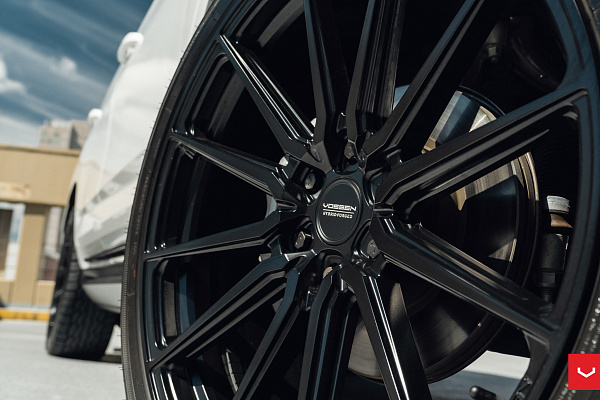 Фото дисков Vossen HF6-1 Черный сатин на Cadillac Escalade V