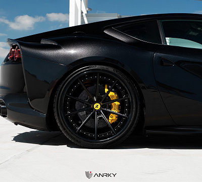 Фото дисков Anrky AN38 на Ferrari 812