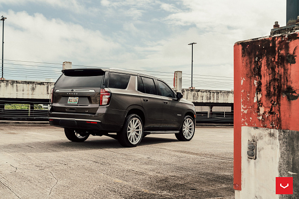 Фото дисков Vossen HF6-1 Серебро на Chevrolet Tahoe V